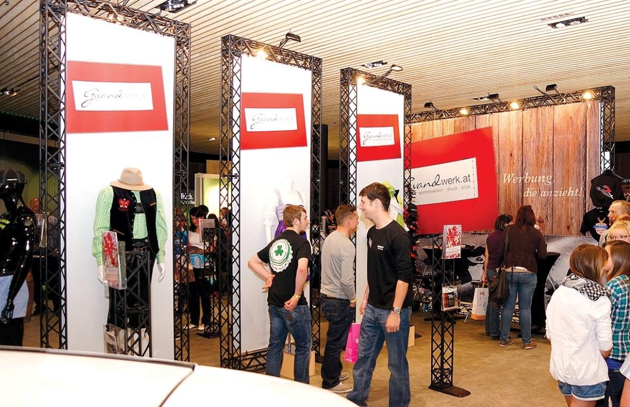 Crown%20Truss,%20Stand%20Dikey%20Tekli%20Banner%20Tanıtım%20Stand%20154%20x%20246%20cm