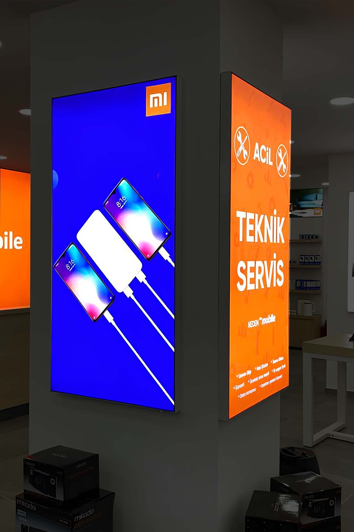 Çift%20Taraflı%20Kumaş%20Baskılı%20Lightbox%20–%20100%20mm%20Alüminyum%20Kasa%20(İç%20Mekan)